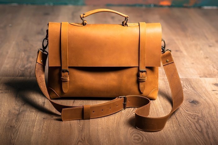 What is a Good Laptop Bag [Which Material is the Best] - Domini Leather