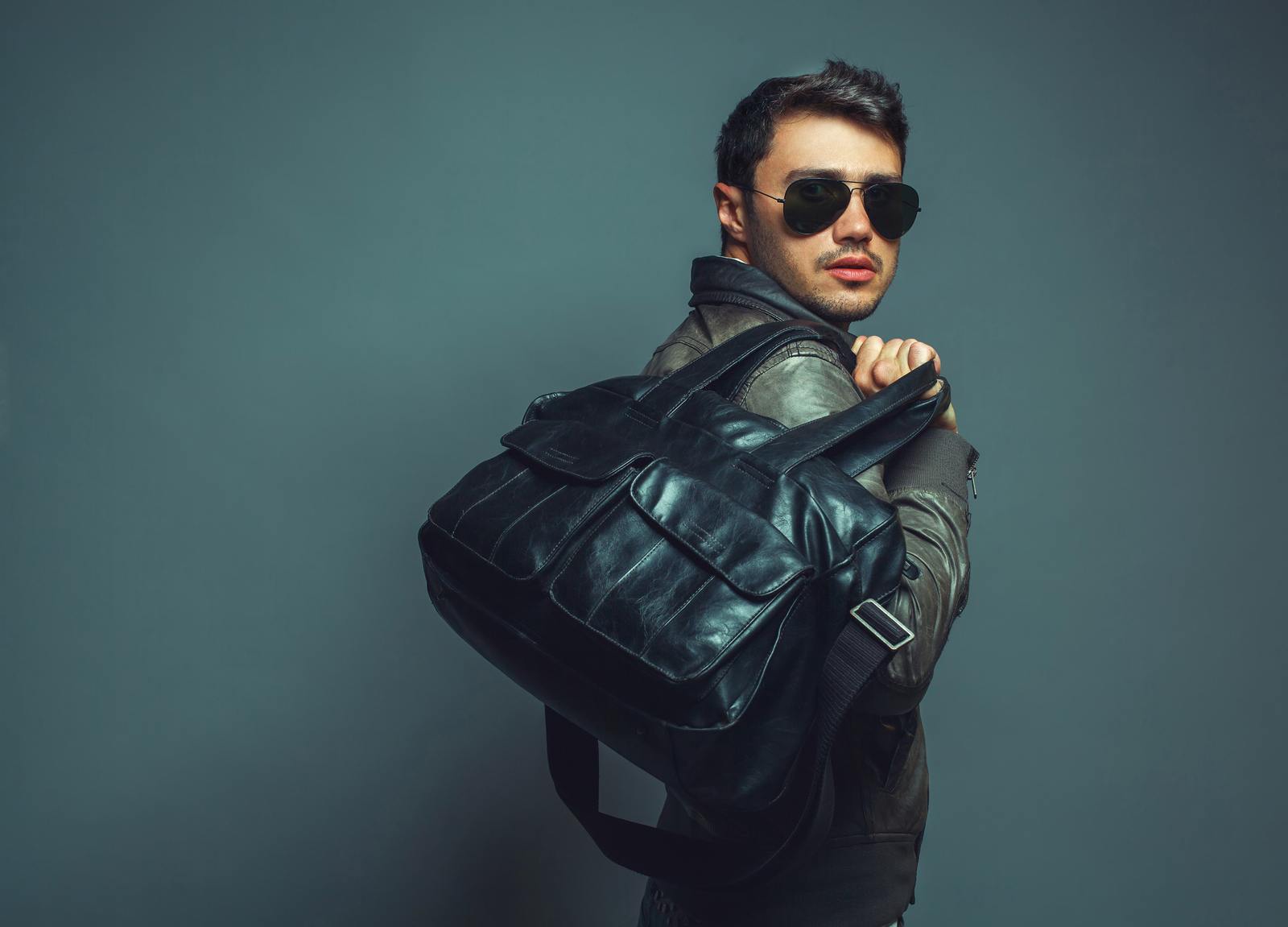 Best Leather Duffle Bags for Travel [5 Must Have Models]